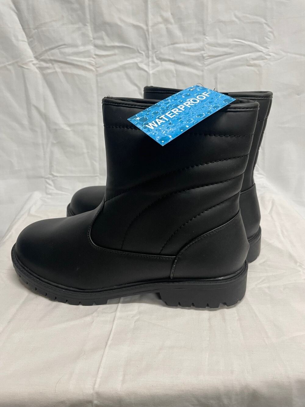Tundra Boots Women's 8 Black Waterproof New in Box SOL Style Snow Boots